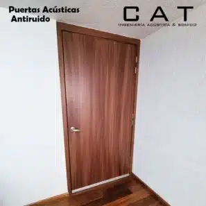 Puerta acústica de madera